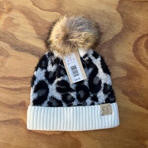 NWT C.C Beanie Kids, leopard print, ivory cream and faux fur pom pom